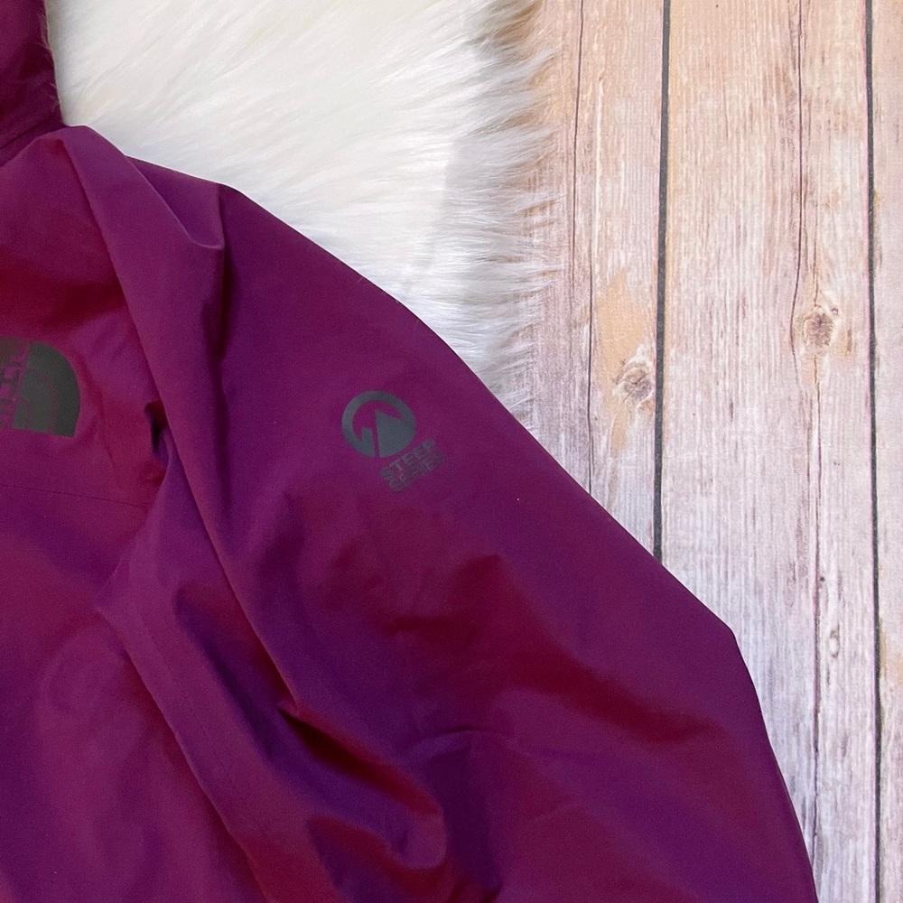 The North Face Women’s Freethinker FUTURELIGHT Steep Series Jacket - Picture 3 of 13